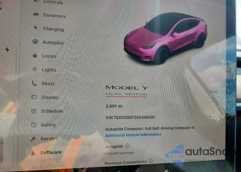 2025 Tesla Model Y z USA, uszkodzony, nr VIN 7SAYGDEF3SA366381